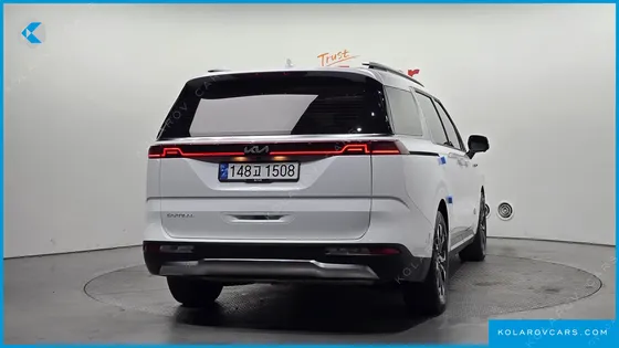 KIA CARNIVAL 9-SEATER SIGNATURE