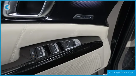 KIA CARNIVAL GASOLINE 9-SEATER HI-LIMOUSINE