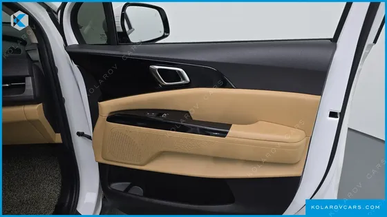 KIA CARNIVAL 9-SEATER NOBLESSE