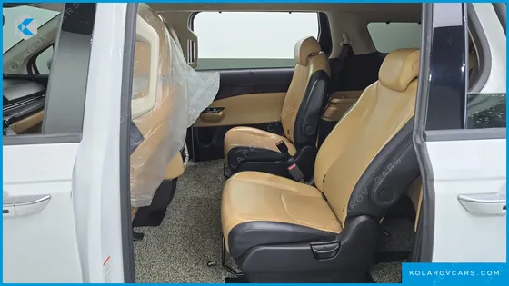 KIA CARNIVAL 9-SEATER NOBLESSE