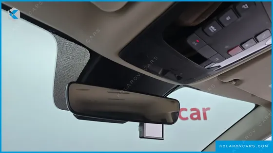 KIA CARNIVAL 9-SEATER NOBLESSE