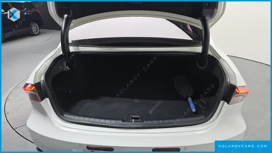 HYUNDAI GRANDEUR 3.0 LPI RENT CAR