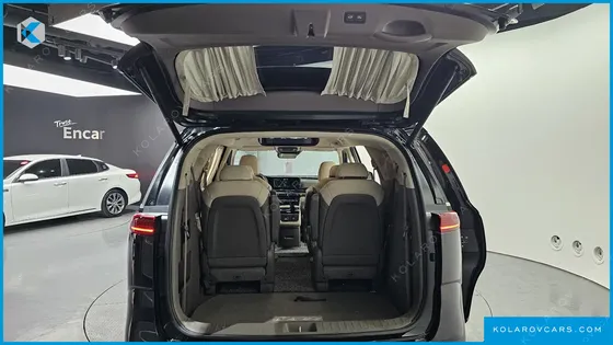 KIA CARNIVAL GASOLINE 9-SEATER HI-LIMOUSINE