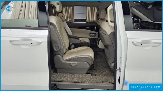 KIA CARNIVAL GASOLINE 9-SEATER HI-LIMOUSINE