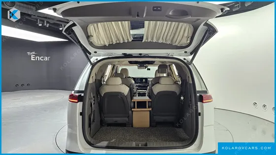 KIA CARNIVAL GASOLINE 9-SEATER HI-LIMOUSINE