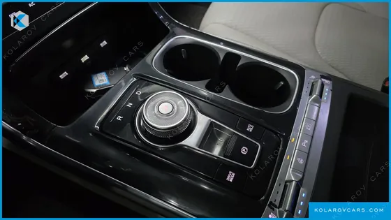 KIA CARNIVAL GASOLINE 9-SEATER SIGNATURE