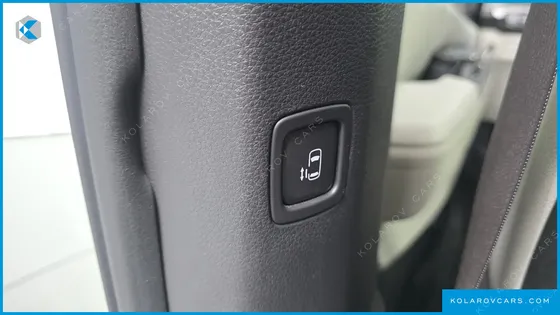 KIA CARNIVAL GASOLINE 9-SEATER SIGNATURE