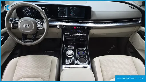 KIA CARNIVAL 7-SEATER HI-LIMOUSINE