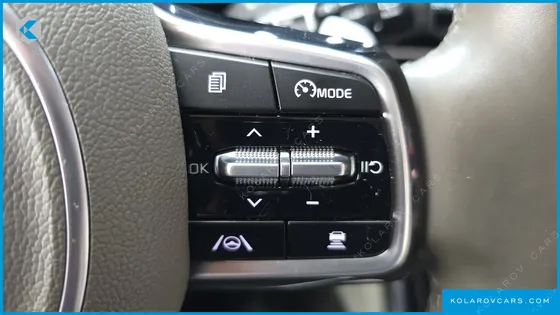 KIA CARNIVAL 7-SEATER HI-LIMOUSINE