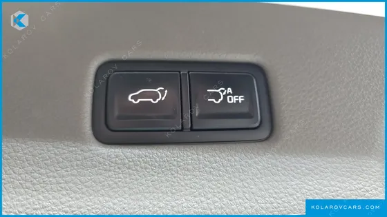 KIA CARNIVAL 7-SEATER HI-LIMOUSINE