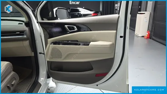 KIA CARNIVAL 7-SEATER HI-LIMOUSINE