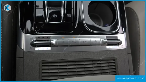 KIA CARNIVAL 7-SEATER HI-LIMOUSINE