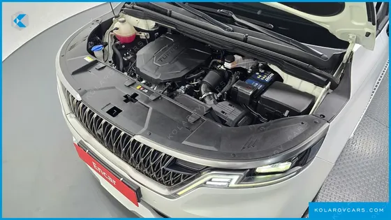 KIA CARNIVAL 7-SEATER HI-LIMOUSINE
