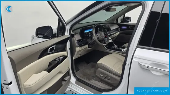 KIA CARNIVAL 7-SEATER HI-LIMOUSINE