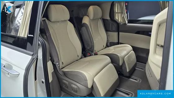 KIA CARNIVAL 7-SEATER HI-LIMOUSINE
