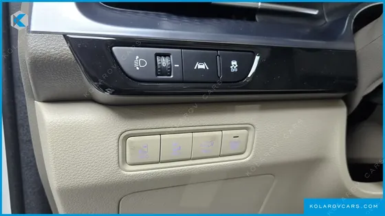 KIA CARNIVAL 7-SEATER HI-LIMOUSINE