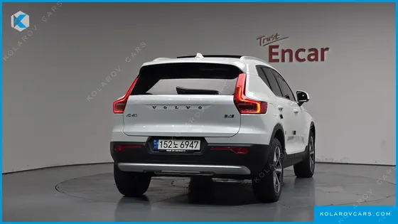 VOLVO XC40 B4 ULTIMATE BRIGHT