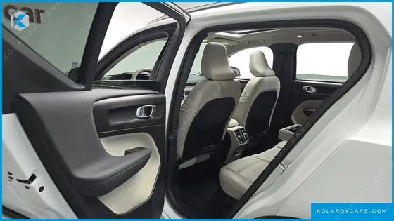 VOLVO XC40 B4 ULTIMATE BRIGHT