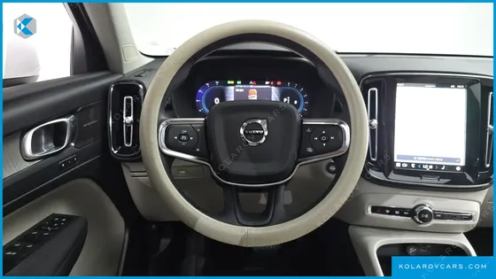 VOLVO XC40 B4 ULTIMATE BRIGHT