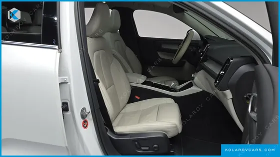 VOLVO XC40 B4 ULTIMATE BRIGHT