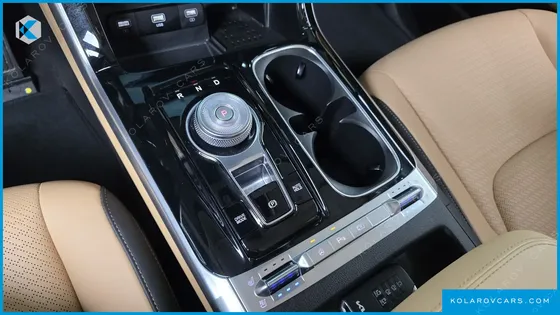 KIA CARNIVAL GASOLINE 7-SEATER SIGNATURE