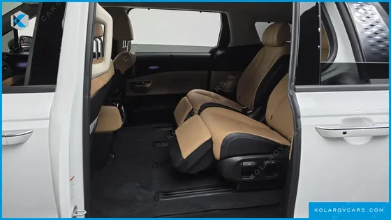 KIA CARNIVAL GASOLINE 7-SEATER SIGNATURE