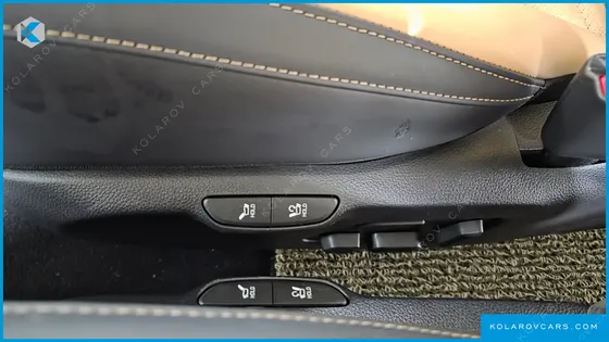 KIA CARNIVAL GASOLINE 7-SEATER SIGNATURE