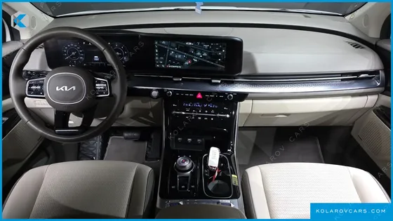 KIA CARNIVAL 7-SEATER HI-LIMOUSINE