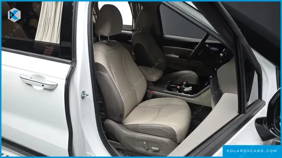 KIA CARNIVAL 7-SEATER HI-LIMOUSINE