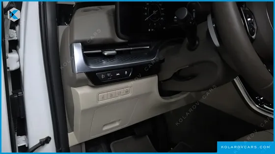 KIA CARNIVAL 7-SEATER HI-LIMOUSINE