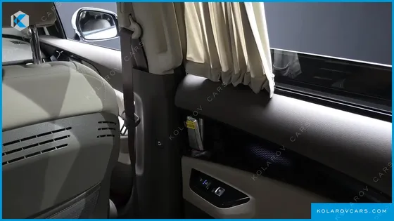 KIA CARNIVAL 7-SEATER HI-LIMOUSINE