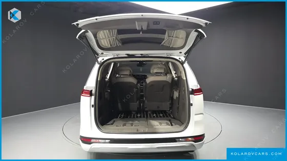 KIA CARNIVAL 7-SEATER HI-LIMOUSINE