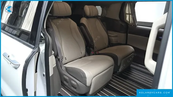 KIA CARNIVAL 7-SEATER HI-LIMOUSINE