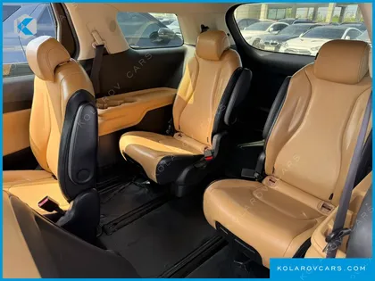 KIA CARNIVAL 9-SEATER PRESTIGE