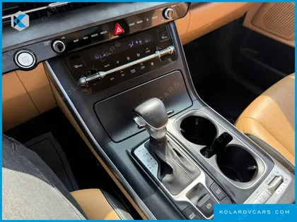 KIA CARNIVAL 9-SEATER PRESTIGE