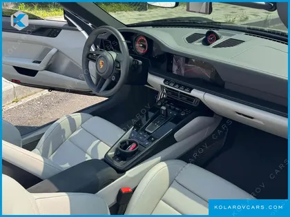 PORSCHE 911 CARRERA 4 GTS CABRIOLET
