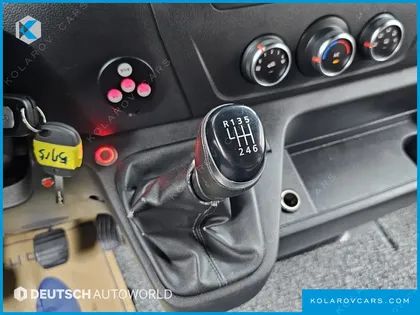RENAULT KOREA MASTER SCHOOL BUS