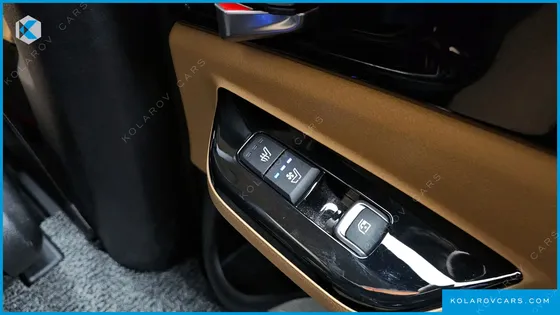 KIA CARNIVAL 7-SEATER SIGNATURE