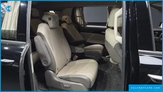 KIA CARNIVAL 9-SEATER HI-LIMOUSINE