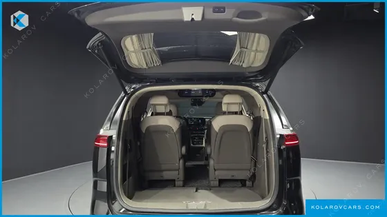 KIA CARNIVAL 9-SEATER HI-LIMOUSINE