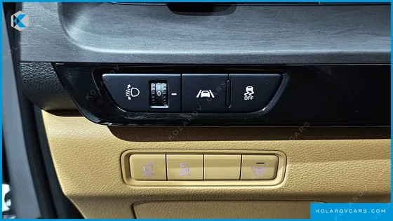 KIA CARNIVAL 9-SEATER PRESTIGE