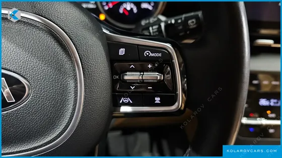KIA CARNIVAL 9-SEATER PRESTIGE