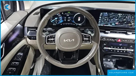 KIA CARNIVAL GASOLINE 7-SEATER HI-LIMOUSINE