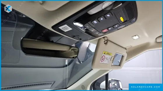 KIA CARNIVAL GASOLINE 7-SEATER HI-LIMOUSINE