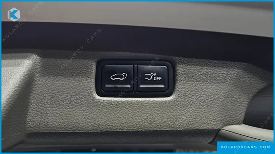 KIA CARNIVAL GASOLINE 7-SEATER HI-LIMOUSINE