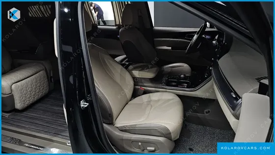 KIA CARNIVAL GASOLINE 4-SEATER HI-LIMOUSINE