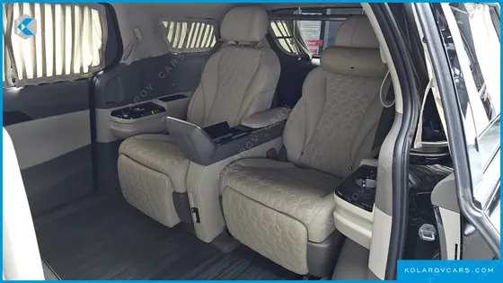 KIA CARNIVAL GASOLINE 4-SEATER HI-LIMOUSINE