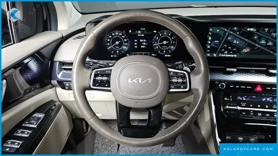 KIA CARNIVAL GASOLINE 4-SEATER HI-LIMOUSINE