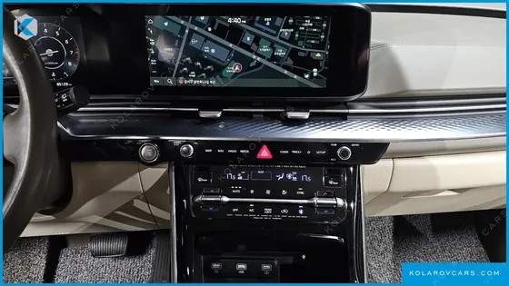 KIA CARNIVAL GASOLINE 4-SEATER HI-LIMOUSINE