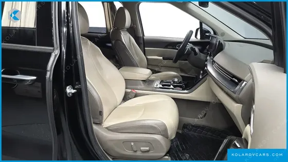 KIA CARNIVAL GASOLINE 7-SEATER HI-LIMOUSINE